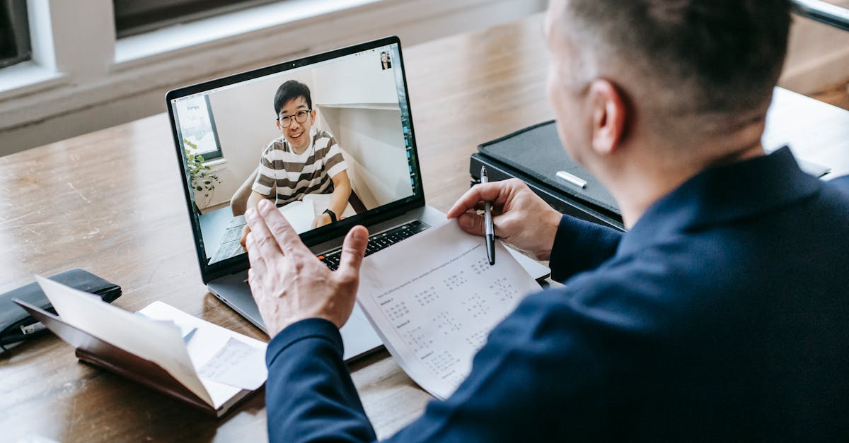 découvrez le mentoring, un processus puissant d'accompagnement et de soutien qui favorise le développement personnel et professionnel. apprenez à tirer parti de l'expérience des mentors pour atteindre vos objectifs et cultiver vos compétences.