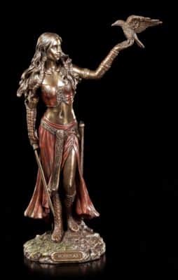 découvrez morrigan, la déesse celtique fascinante de la guerre, de la mort et de la prophétie. plongez dans son univers mythologique et explorez son impact sur la culture celtique à travers les âges.