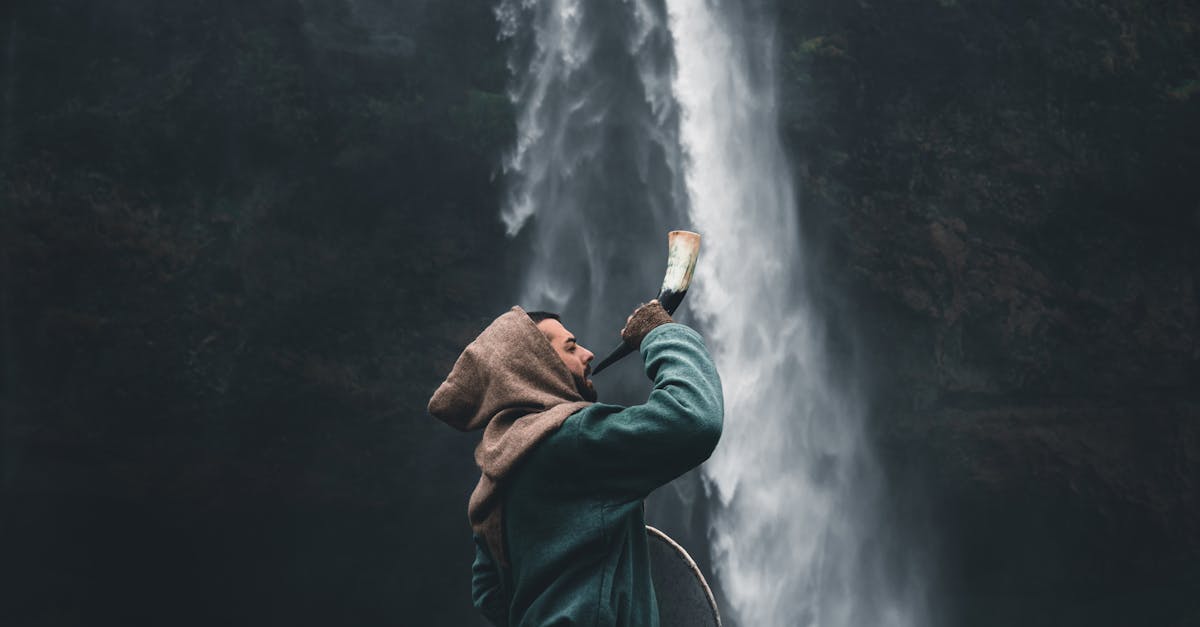 découvrez les routes mythiques qui traversent des paysages époustouflants, riches en histoire et en légendes. embarquez pour un voyage inoubliable à travers des contrées enchantées où chaque virage révèle un secret et chaque destination raconte une histoire.