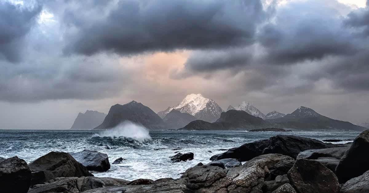 découvrez des îles fantastiques aux paysages époustouflants et aux cultures vibrantes. partez à l'aventure et explorez des destinations paradisiaques aux plages de sable blanc et aux eaux cristallines.
